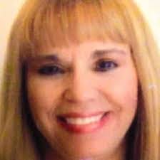 Nicole Warnick's Instagram, Twitter & Facebook