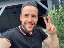 Vrijdagse Verbinder: Een oranje team dat blijft verbinden Het EK is net…