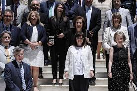 Είναι η δεύτερη φορά που η προεδρία της δημοκρατίας αναθέτει σε εξωτερικό σεφ να ετοιμάσει δείπνο, αν και διαθέτει σεφ στο προεδρικό μέγαρο. Ti H8elan 30 Giatroi Kai O Tsiodras Sto Proedriko Megaro In Gr
