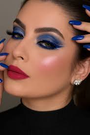 Maquillaje azul fuerte 💙 Bello, bello este color 🤩💙