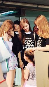 holly owens adli kullanicinin twice panosundaki pin