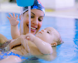 Wann genau, das ist von baby zu baby unterschiedlich. Babyschwimmen Schwimmkurse In Hamburg Schwimmschule Delphin