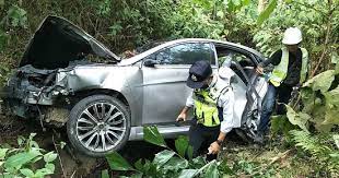 Saintis malaysia ini mengkaji lebuhraya plus untuk selesaikan masalah aliran trafik di lebuhraya utara selatan semakin sesak dengan peningkatan jumlah kenderaan. Ditemui Tinggal Tengkorak Selepas 10 Bulan Terbabit Kemalangan