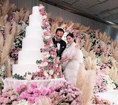 When you browse instagram, the profile pictures are small, and there is no option to enlarge them. Inside Chryseis Tan And Faliq Nasimuddin S Kyoto Wedding Reception As Seen On Instagram Buro 24 7 Malaysia