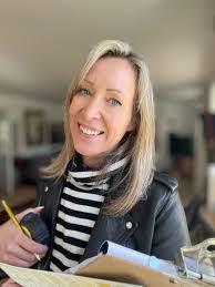 Anna Pfeiler's Instagram, Twitter & Facebook