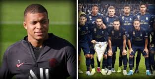 Mi primer ídolo fue zidane por todo lo que logró con la selección.luego fue cristiano. El Ultimo Guino Del Vestuario Del Real Madrid A Mbappe Top Top Defensa Central