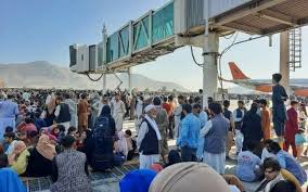 Din acest moment al conflictului, pakistan, arabia saudită şi emiratele arabe, recunosc guvernul taliban, ca fiind singurul guvern legitim din afganistan. Kb6f62aqvqhszm