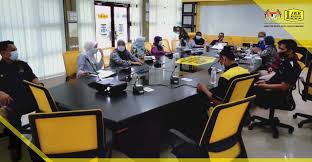 Persyaratan peraturan yang semakin meningkat kami menawarkan audit di tempat dan jarak jauh, analisis kesenjangan dan pelatihan yang sesuai untuk organisasi dari semua ukuran dan dari semua. Jkrmaran V Twitter Audit Keselamatan Dan Kesihatan Pekerjaan Di Tempat Kerja Oleh Cawangan Kejuruteraan Mekanikal Pahang Selaku Ketua Audit Ir Che Hasim Bin Awang Dan Ahli Pasukan Jkrpahang Https T Co Faeoisqiz4