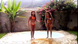 Quem vestir mais roupa vence! Challenge Best Friends Na Piscina Hd Dailymotion Video