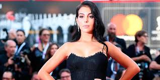 Georgina rodríguez is a spanish model and former shop assistant. Fakta Fakta Georgina Rodriguez Kekasih Ronaldo Ayahnya Penyelundup Kokain Bola Net
