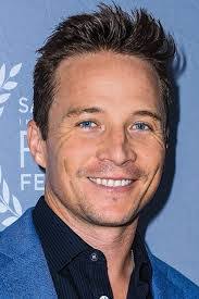 Travis Wade's Instagram, Twitter & Facebook