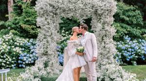 5% coupon applied at checkout save 5% with coupon (some sizes/colors) free shipping by amazon. The Bride And Groom Said Their Vows Beneath A Floral Chuppah At This Hamptons Backyard Wedding Vogue