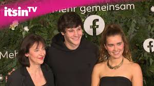 Wie es mal war, mein drittes album vielleicht irgendwann ist ab jetzt. Mehr Gemeinsam Mit Facebook Wincent Weiss Begeistert Von Weihnachtskonzert Youtube