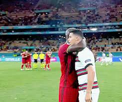 Check spelling or type a new query. Romelu Lukaku Hugs Cristiano Ronaldo At The End Of The Beautiful Game