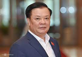 Ông đinh tiến dũng được bộ chính trị đcsvn phân công làm bí thư thành ủy hà nội thay cho ông vương đình huệ. Adfpskkta1nd3m