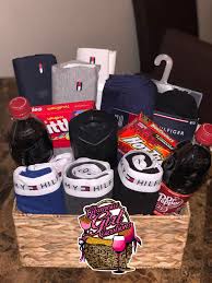 Birthday Gift Basket Ideas For Boyfriend Anniversary Pin By Teshaa On Boyfriend Gifts Cute Boyfriend Gifts Best Boyfriend Gifts Mens Valentines Gifts