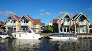 Wellness am golfplatz, schloss course tee 1: Informationen Fur Den Ferienhaus Urlaub Im Rheinsberger Hafendorf