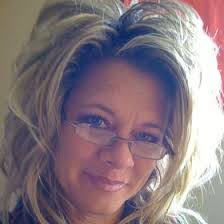 Shelly Downey's Instagram, Twitter & Facebook