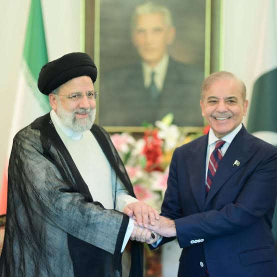 Cost of doing business with Iran? US warns Pakistan of sanctions risk