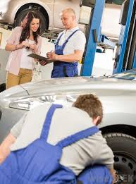 Their job description entails supervising automotive personnel and technicians to ensure their services meet the standards of quality set by a company in order to achieve customer satisfaction. What Does An Automotive Service Manager Do With Pictures
