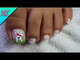 Una pedicura es el tratamiento de las uñas de los pies. Decoracion De Unas Abejita Para Pies Decoracion De Abejita Y Flor Flowers Nail Art Nlc Yout Unas Manos Y Pies Unas Pies Decoracion Disenos De Unas Pies