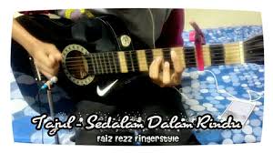 Am dm bila kau hadir di dalam diriku g c indahnya bagai irama dan lagu f dm bila kau jauh terasa merindu e am wajahmu terbayang di hatiku. Tajul Sedalam Dalam Rindu Lirik Chord Fingerstyle Cover Faiz Fezz Fingerstyle By