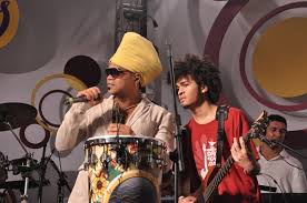 Osvaldo alves da silva, his mentor, introduced him to brazilian folklore. Chico O Herdeiro Musical Michelle Marie Navegue Com Estilo