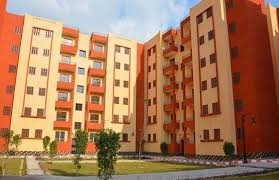 كشف المهندس عمرو خطاب، المتحدث باسم وزارة الإسكان، تفاصيل وشروط الحصول على كراسات وحدات الإسكان الاجتماعي، موضحًا أن الإعلان الـ 14 لوحدات الإسكان به نوعين من الوحدات للمرة الأولى، حيث أن الإسكان الاجتماعي بمساحات من 75 إلى 90 متر، والإسكان المتوسط من 100 إلى. Ø¨Ù…Ù‚Ø¯Ù… 14 Ø£Ù„Ù Ø¬Ù†ÙŠÙ‡ ØºØ¯ Ø§ Ø¢Ø®Ø± Ù…ÙˆØ¹Ø¯ Ù„Ø­Ø¬Ø² Ø´Ù‚Ù‚ Ø§Ù„Ø¥Ø³ÙƒØ§Ù† Ø§Ù„Ø§Ø¬ØªÙ…Ø§Ø¹ÙŠ Ø§Ù„Ø¥Ø¹Ù„Ø§Ù† Ø§Ù„Ø«Ø§Ù†Ù‰ Ø¹Ø´Ø± Ø§Ù„Ø£ÙˆØ±Ø§Ù‚ ÙˆØ§Ù„Ø£Ù…Ø§ÙƒÙ† ÙˆØ§Ù„Ø£Ù‚Ø³Ø§Ø·