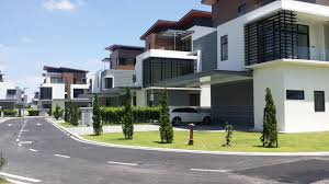 It has total of 4 blocks sitting on 7 acres of land, with total 53 storey high. Done Deal Bungalow Long Branch Residences Kota Kemuning Selangor Edgeprop My