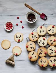 Biscuits Rennes De Noel Fashion Cooking Recipe Christmas Food Christmas Baking Christmas Reindeer Biscuits