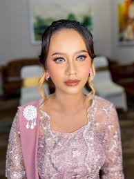 On Fespin ⛱️ Make Up @makeupby.daniel Muse @zahraditiar Videografer  @adnanwidya @fay_wilwatikta Wardrobe @lurikita