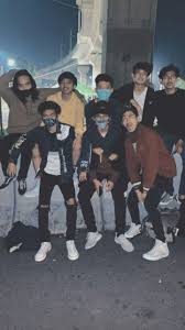 Pin Oleh Putridhea Di Boys Potret Diri Foto Teman Gaya Remaja