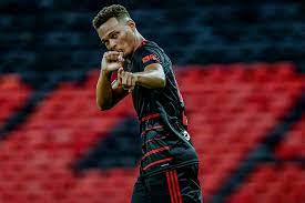 Rodrigo muniz balançou as redes pela primeira vez com a camisa do coritiba e em campeonatos brasileiros pelo profissional, na noite de. Faro De Gol Conheca Rodrigo Muniz O Novo Artilheiro Do Flamengo