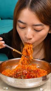 ASMR SAMYANG, pakai sambal dendeng suwir balado dari Lona's Kitchen 🔥,  Yukk pecinta Samyang mari merapat, jangan lupa cobain sensasi makan nikmat  pakai sambal dari Lona's Kitchen ya 🥰, Rasa nya yang ...