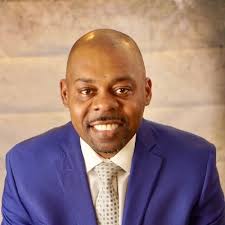 Dr. Yvette Hayes (@yhayes2013)