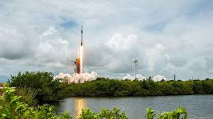 Spacex launches a falcon 9 rocket carrying 60 starlink satellites into space. Vve8vxcyxp9bjm