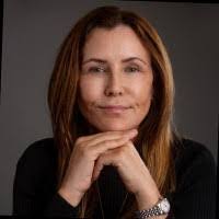 Sheila Yee's Instagram, Twitter & Facebook