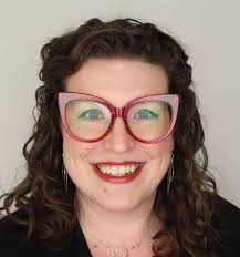 Laura Crispin's Instagram, Twitter & Facebook