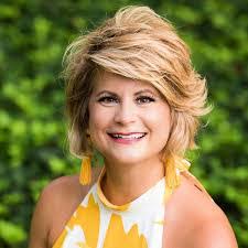 Jill Adams's Instagram, Twitter & Facebook