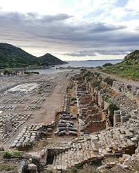 Kıvrıla kıvrıla giden uzun bir yolu var. Knidos Ancient City Datca Mugla Turkey Photo By Aygun Bag Turizm Seyahat Arkeoloji