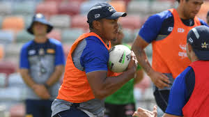 chorus hola hola hola hola hola hola te vagy a főnyeremény hola hola hola hola hola hola mond azt hogy te is szeretsz még. Cowboys Young Gun Peter Hola Set For Positional Switch Herald Sun