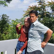 Tak disangka, hasil pemeriksaan membuat aku tercengang, mama meskipun aku setuju dengan hubungan mereka (papa dan mama mertuaku), tapi bagaimana dengan suamiku, apa ia setuju ? Lesti Berencana Nikah Muda Sang Ayah Siap Bertemu Dengan Lelaki Pilihan Anaknya Kapanlagi Com
