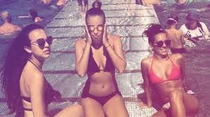 Nyní se však rozhodla ve ilona csáková se během pandemie postavila na stranu takzvaných popíračů covidu a své názory. Hrisnou Postavu Nezapre Provokaterka Bagarova Vystavila Sve Luxusni Telicko Jen V Plavkach Extra Cz