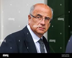 Queens bench division hi-res stock photography and images