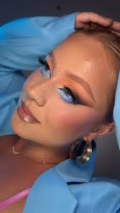 Makijaż stworzony podczas szkolenia u wspaniałej @natalianaklickamakeup 💕,  Styl Natalki charakteryzuje się perfekcyjnym wyważeniem pomiędzy klasyką, a  jej nowoczesnymi technikami