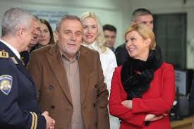 Milan bandić se je rodil leta 1955 v zaselku v občini grude v današnji bosni in hercegovini. Bandic Podrzao Grabar Kitarovic S Predsjednicom Znamo Na Cemu Smo Vecernji Hr