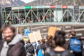 Protest turns violent over austria's border fence plans. Eu Criticizes Austria For Constructing Barrier On Her Border With Italy New Europe