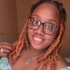 When yall first started driving, did yall always have the urge to blow the  air horn ? 😭 im a new driver and I am DYING to use the thing, just haven't