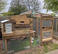 El gallinero terminado. Casi todo hecho con madera de palets ...