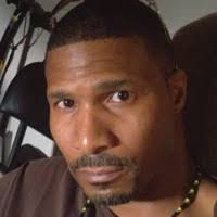 Darius Henry's Instagram, Twitter & Facebook